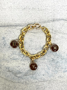  Winifred Design Chunky Gold Rolo Bracelet with LV Tags in Brown