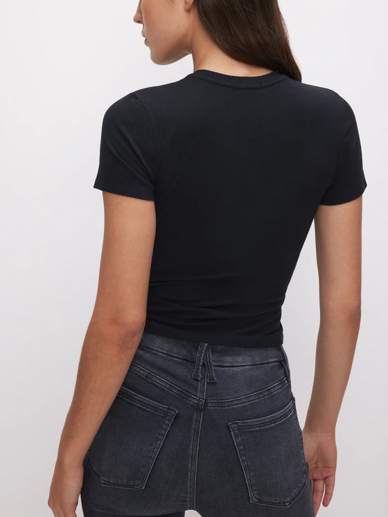 cropped Good American Super Stretch Baby Tee in Black001