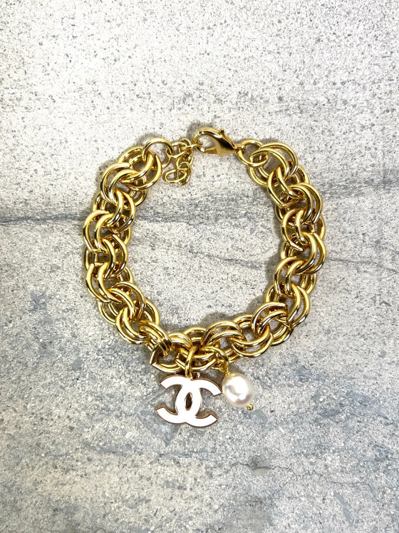 Winifred Design Chanel White/Gold Chunky Chain Bracelet