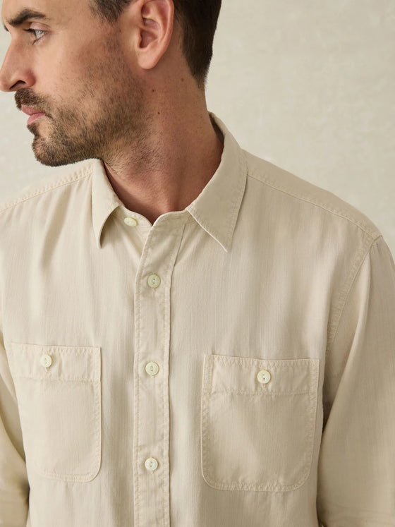 Faherty Brand The Tried and True Chambray Workshirt in Coastal Cream
