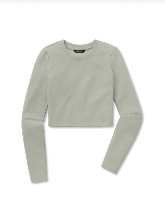 Cuts Long Sleeve Tomboy Tee Cropped in Fossil