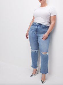  Good American's Good Curve Straight Jeans