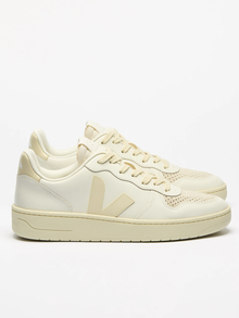  Veja V-10 Leather in Pure Calcaire