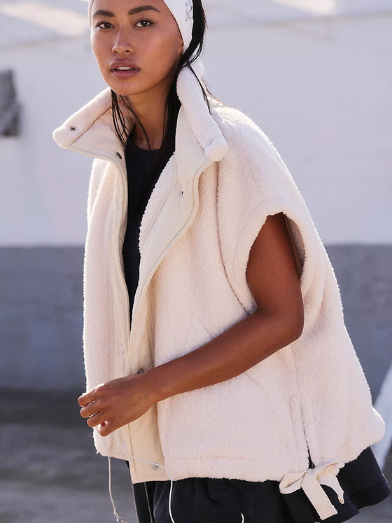 Free People Scout It Out Fleece Vest in Birch Tree