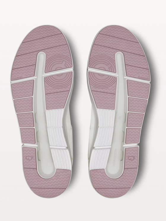 On Running Women's the Roger Clubhouse in White | Mauve