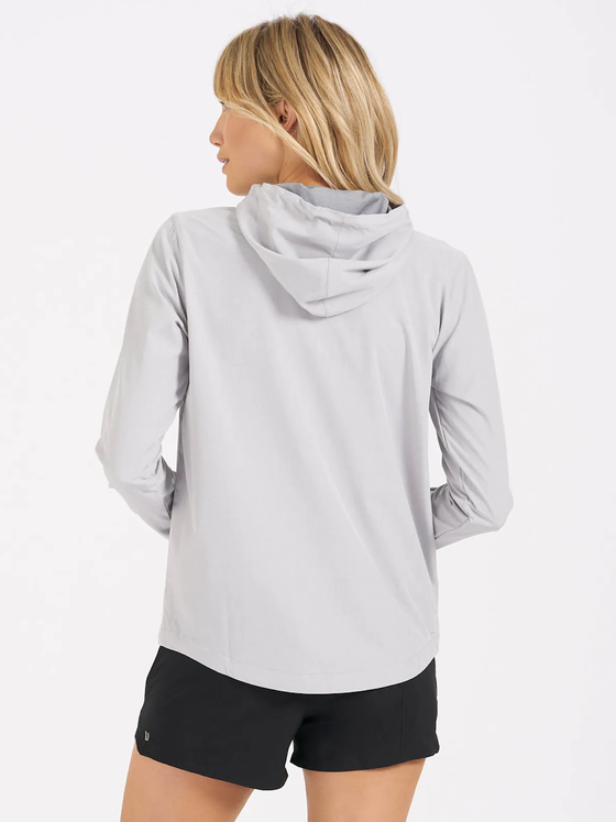 Vuori Women | Outdoor Trainer Shell in Platinum Linen Texture