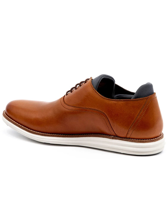 Martin Dingman Countryaire Saddle Leather Plain Toe Sport Lace-Up in Whiskey